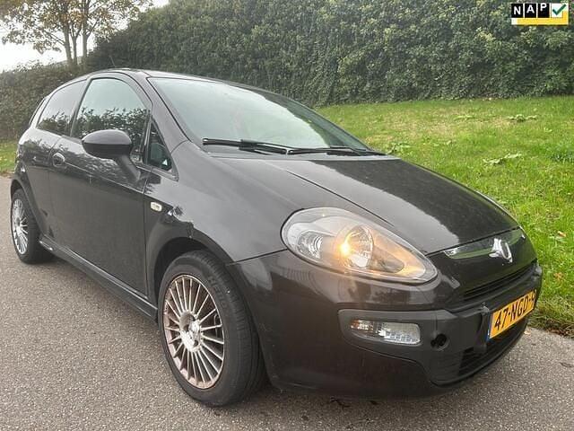 Zwart Gebruikt 2010 Fiat Punto Evo Dynamic Hatchback | € 999 (Goede deal) - Afbeelding 1/4