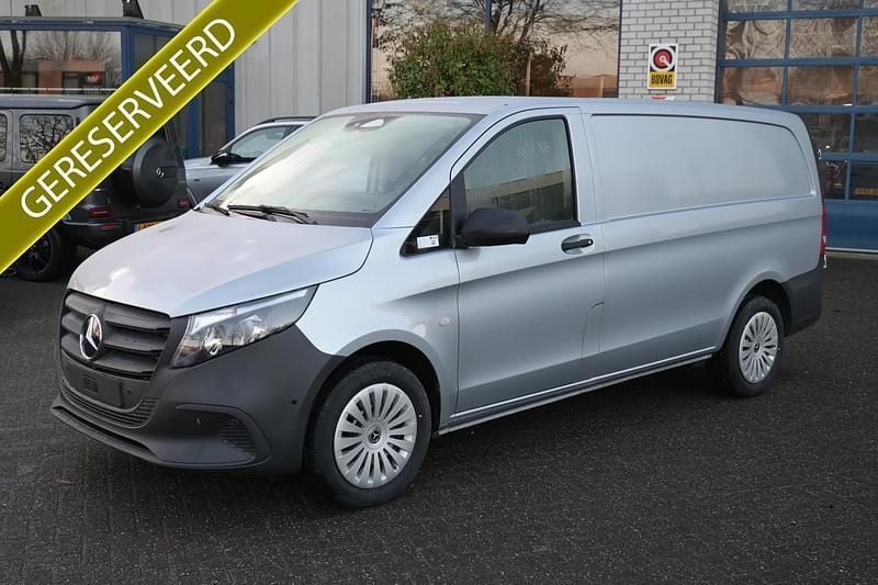 Zilver Nieuw 2024 Mercedes Vito MPV | € 43.950 (Super prijs) - Afbeelding 1/4