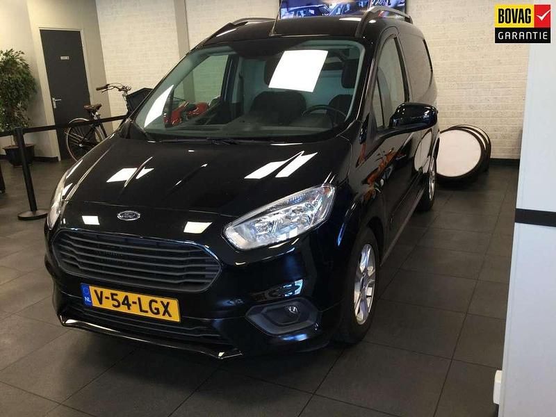 Zwart Gebruikt 2023 Ford Transit Trend Van | € 15.750 (Goede deal) - Afbeelding 1/4