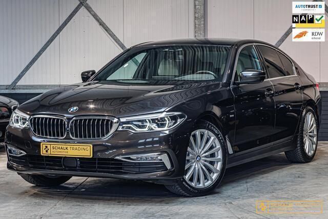 Bruin Gebruikt 2017 BMW 530 Comfort Edition Sedan | € 23.950 (Eerlijke prijs) - Afbeelding 1/4