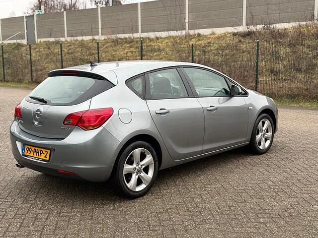 Occasion Opel Astra Edition 140 PK (102 kW) 2011 Grijs Hatchback