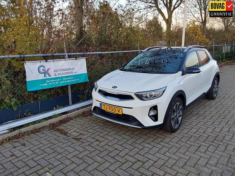 Wit Occasion 2018 Kia Stonic SUV | € 12.950 (Eerlijke prijs) - Afbeelding 1/4