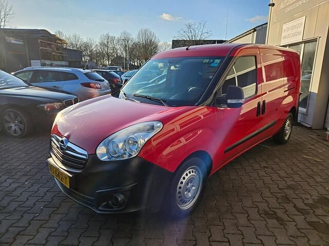 Occasion Opel Combo 90 PK (66 kW) 2014 Rood MPV