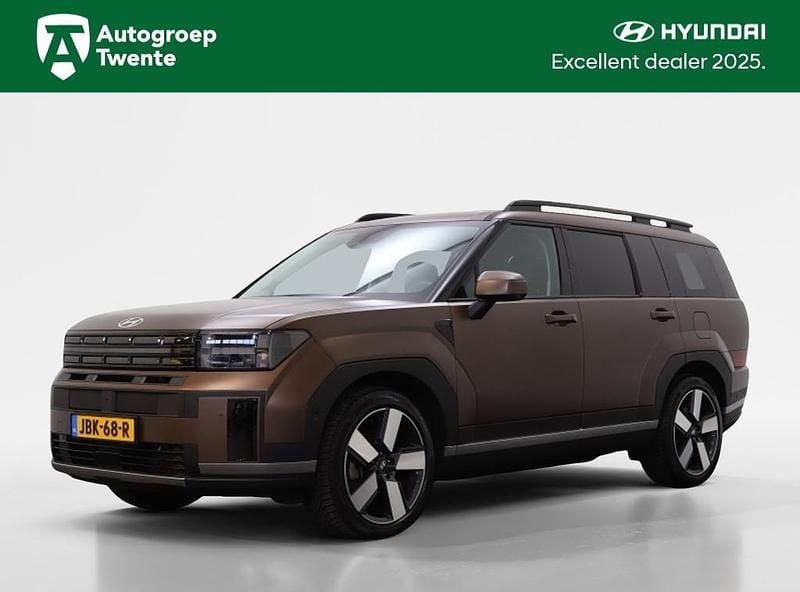 Bruin Gebruikt 2024 Hyundai Santa Fe Premium SUV | € 53.245 (Duur) - Afbeelding 1/4