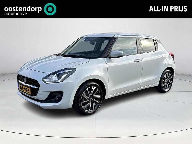 Wit Occasion 2026 Suzuki Swift Style Hatchback | € 20.945 (Eerlijke prijs) - Afbeelding 1/4