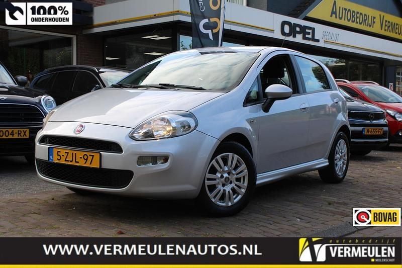 Grijs Gebruikt 2015 Fiat Punto Street Hatchback | € 5.950 (Eerlijke prijs) - Afbeelding 1/4