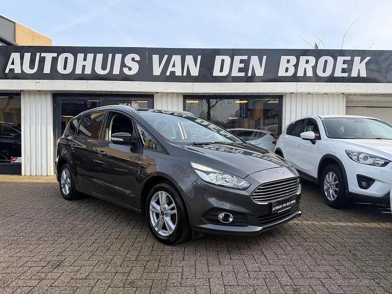 Grijs (metallic) Occasion 2019 Ford S-MAX Titanium MPV | € 15.945 (Goede deal) - Afbeelding 1/4