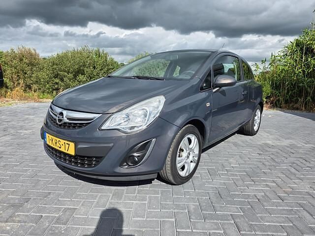 Grijs Gebruikt 2013 Opel Corsa Hatchback | € 3.950 (Goede deal) - Afbeelding 1/4