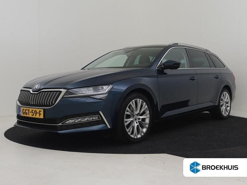Blauw Gebruikt 2021 Skoda Superb Business Line Stationwagen | € 27.895 (Eerlijke prijs) - Afbeelding 1/4