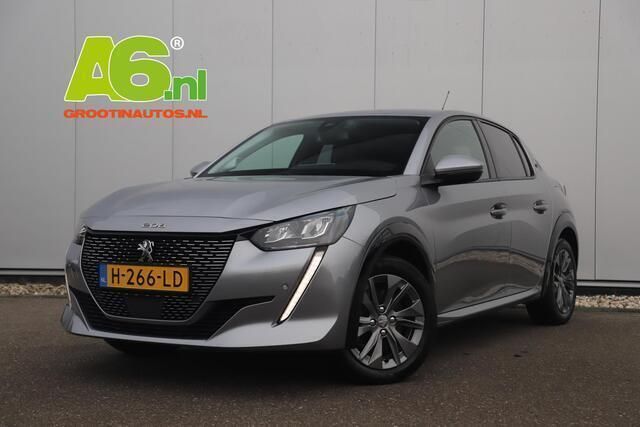 Grijs, metallic lak Gebruikt 2020 Peugeot e-208 Allure Hatchback | € 14.888 (Super prijs) - Afbeelding 1/4