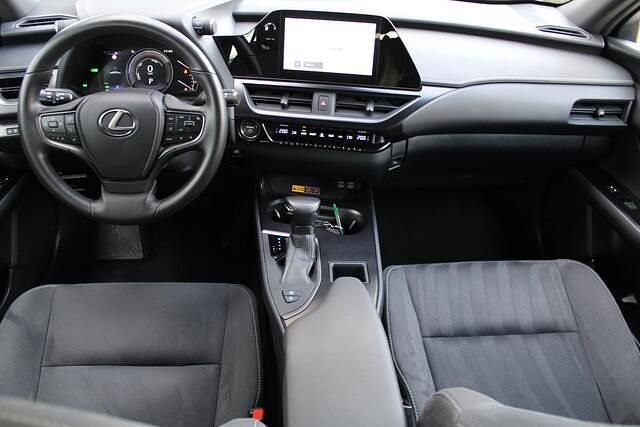 Occasion Lexus UX 250h 184 PK (135 kW) 2024 Grijs (metallic) SUV