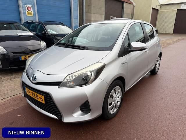 Grijs Occasion 2012 Toyota Yaris Hatchback | € 7.950 (Eerlijke prijs) - Afbeelding 1/4