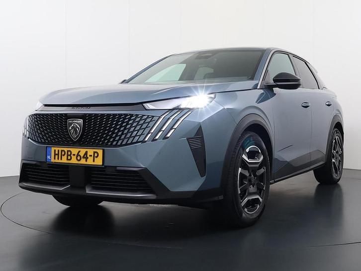Blauw Occasion 2025 Peugeot e-3008 Allure SUV | € 38.395 (Eerlijke prijs) - Afbeelding 1/4