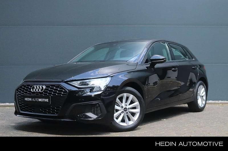 Zwart Gebruikt 2023 Audi A3 Sportback Proline Hatchback | € 26.450 (Super prijs) - Afbeelding 1/3