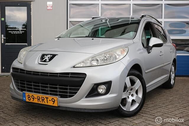 Grijs Gebruikt 2011 Peugeot 207 Sportium Stationwagen | € 3.400 (Eerlijke prijs) - Afbeelding 1/4