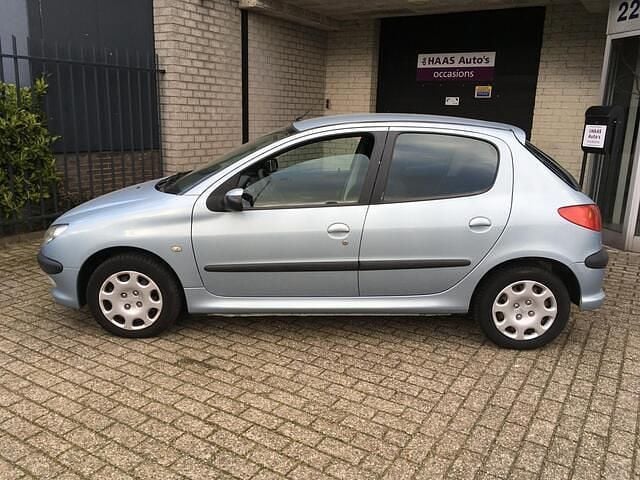 Occasion Peugeot 206 75 PK (55 kW) 2005 Grijs (metallic) Hatchback