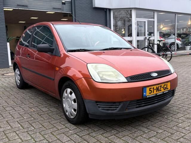 Bruin Gebruikt 2004 Ford Fiesta Ambiente Hatchback | € 1.199 (Goede deal) - Afbeelding 1/4