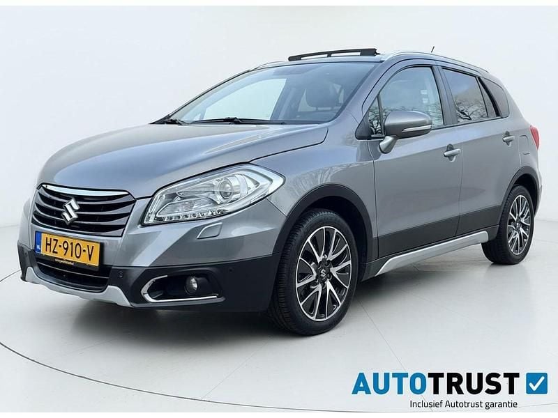 Grijs Occasion 2016 Suzuki SX4 S-Cross SUV | € 15.880 (Eerlijke prijs) - Afbeelding 1/4