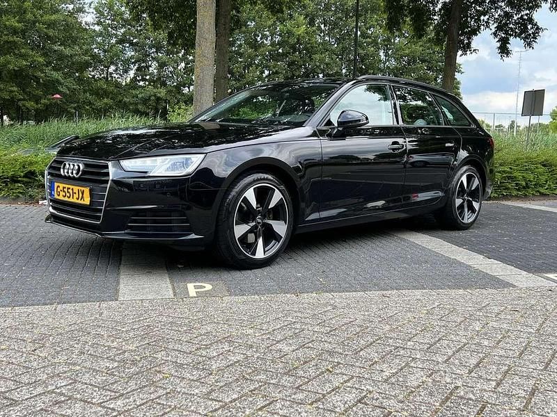 Zwart Gebruikt 2016 Audi A4 Design Stationwagen | € 17.500 (Eerlijke prijs) - Afbeelding 1/4