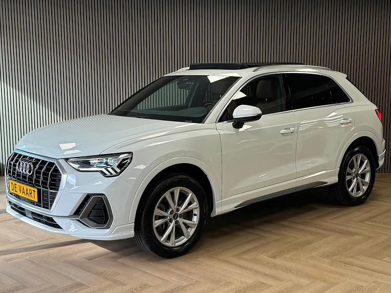 Wit Gebruikt 2022 Audi Q3 Basis SUV | € 38.995 (Super prijs) - Afbeelding 1/4