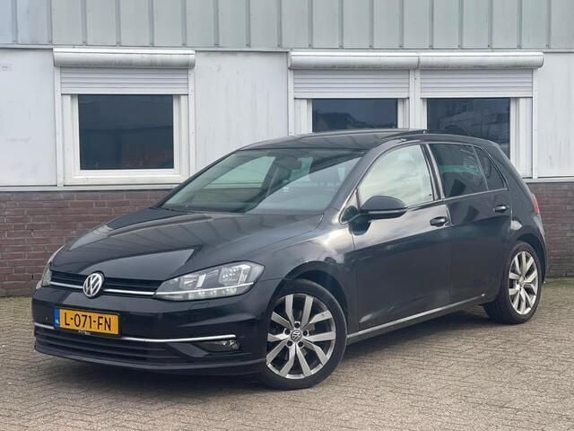 Zwart Gebruikt 2017 VW Golf VII Highline Hatchback | € 11.999 (Goede deal) - Afbeelding 1/4