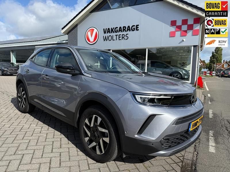Grijs Gebruikt 2025 Opel Mokka SUV | € 22.950 (Goede deal) - Afbeelding 1/4