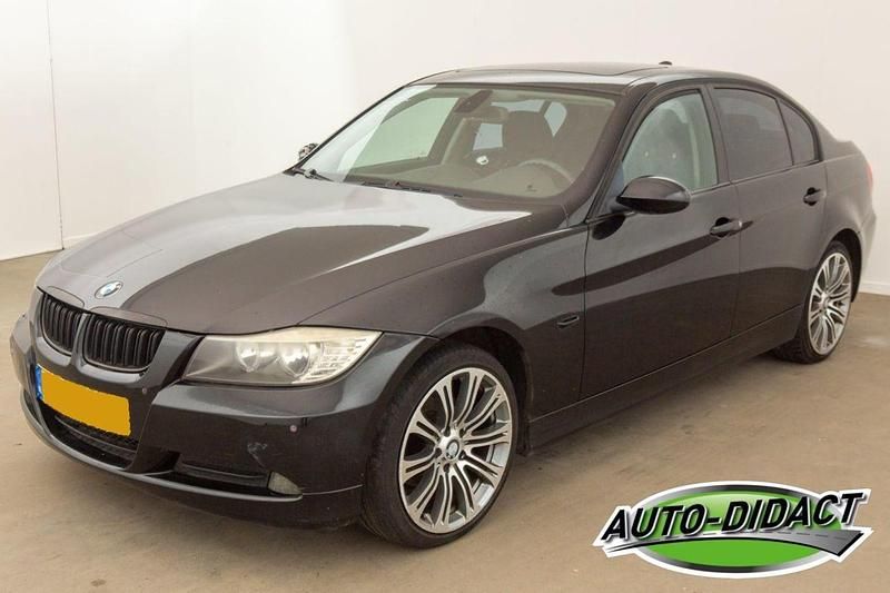 Zwart Occasion 2006 BMW 318 Sedan | € 1.300 (Super prijs) - Afbeelding 1/4