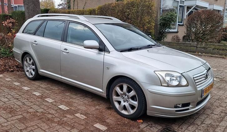 Gebruikt 2005 Toyota Avensis Luna | € 4.250 (Eerlijke prijs) - Afbeelding 1/4