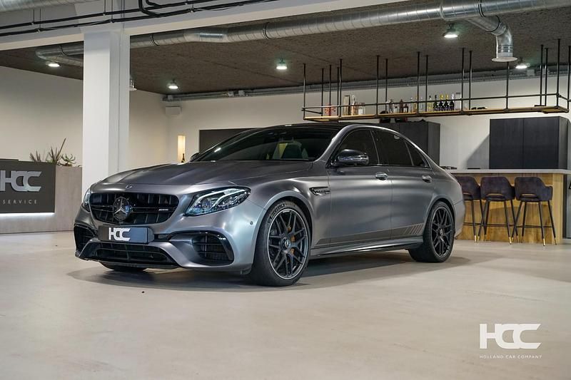 Grijs Gebruikt 2017 Mercedes E63 AMG AMG Sedan | € 74.950 (Duur) - Afbeelding 1/4