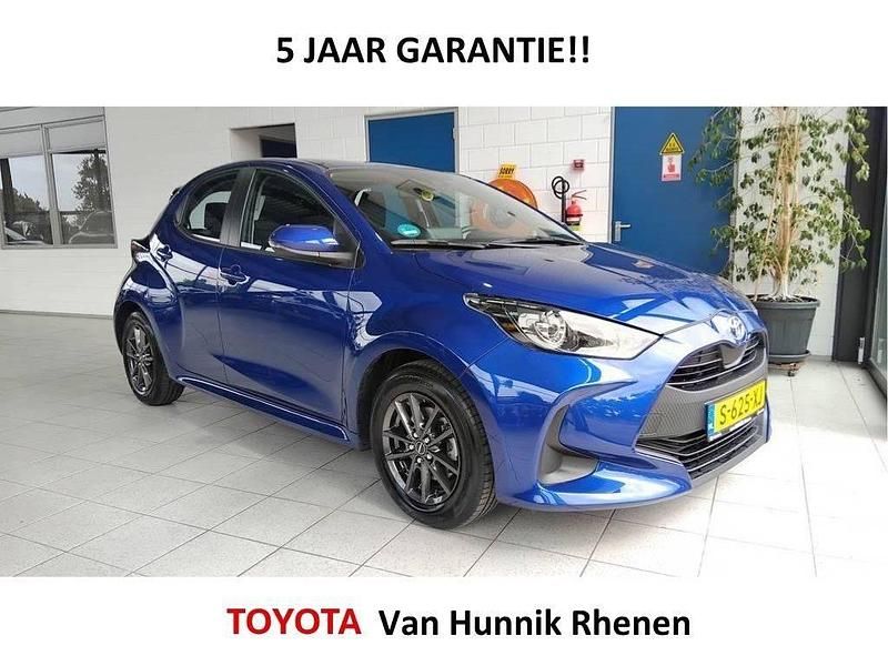 Blauw Gebruikt 2022 Toyota Yaris Active Hatchback | € 19.950 (Eerlijke prijs) - Afbeelding 1/4