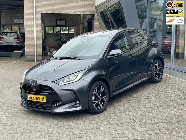 Grijs Nieuw 2025 Toyota Yaris Hatchback | € 28.750 (Eerlijke prijs) - Afbeelding 1/4