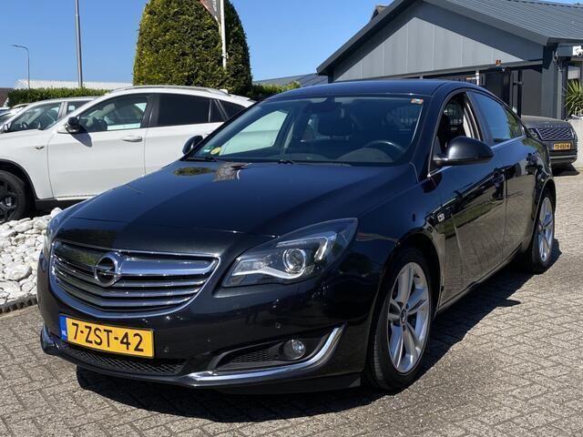 Zwart Gebruikt 2015 Opel Insignia Hatchback | € 7.950 (Duur) - Afbeelding 1/4