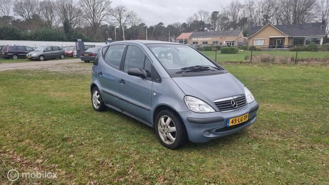 Blauw Gebruikt 2003 Mercedes A140 Elegance Hatchback | € 3.499 - Afbeelding 1/4