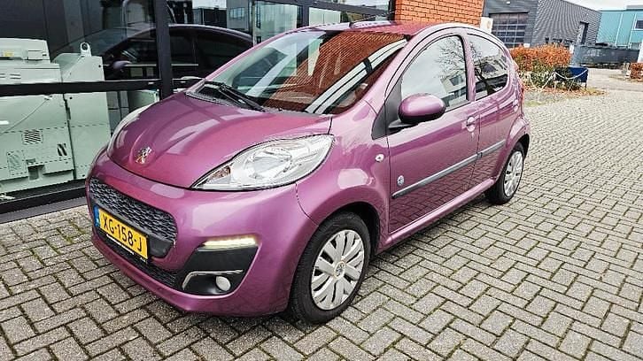 Occasion Peugeot 107 Envy 68 PK (50 kW) 2012 Paars Hatchback