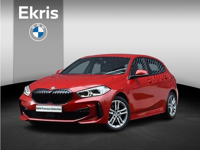 Rood Gebruikt 2023 BMW 118 Executive Hatchback | € 27.450 (Eerlijke prijs) - Afbeelding 1/4