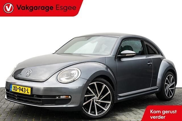 Grijs (metallic) Gebruikt 2015 VW Beetle Design Hatchback | € 15.940 (Eerlijke prijs) - Afbeelding 1/4
