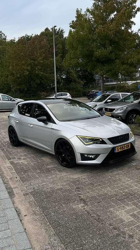 Grijs Gebruikt 2013 Seat Leon FR Stationwagen | € 12.999 (Eerlijke prijs) - Afbeelding 1/4