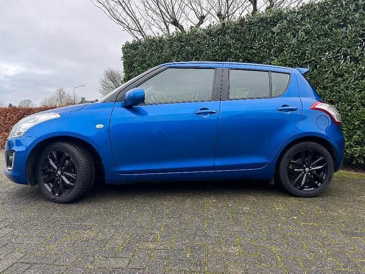 Blauw Gebruikt 2016 Suzuki Swift Hatchback | € 9.250 (Eerlijke prijs) - Afbeelding 1/4