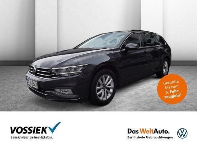 Grijs Gebruikt 2022 VW Passat Business Stationwagen | € 30.423 (Duur) - Afbeelding 1/4