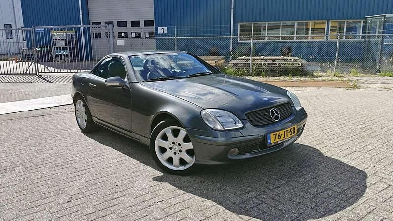 Zwart Gebruikt 2002 Mercedes SLK320 Cabriolet | € 2.750 - Afbeelding 1/4