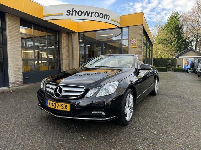 Zwart Gebruikt 2010 Mercedes E250 Avantgarde Cabriolet | € 19.495 (Eerlijke prijs) - Afbeelding 1/4