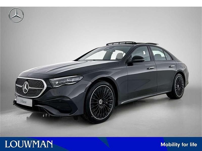 Grijs Nieuw 2025 Mercedes E300 Sport Edition Sedan | € 83.532 (Eerlijke prijs) - Afbeelding 1/4