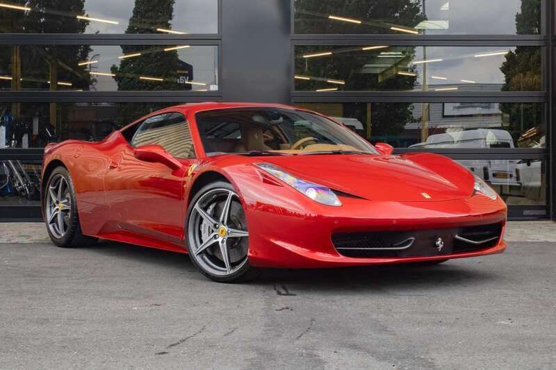 Rood, metallic lak Gebruikt 2011 Ferrari 458 Coupé | € 209.950 - Afbeelding 1/4