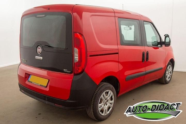 Occasion Fiat Doblò 2016 Rood MPV
