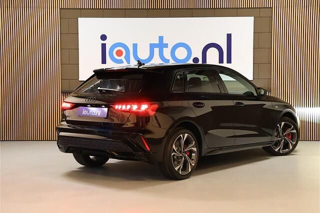 Nieuw Audi A3 Sportback Competition 272 PK (200 kW) 2025 Grijs Hatchback