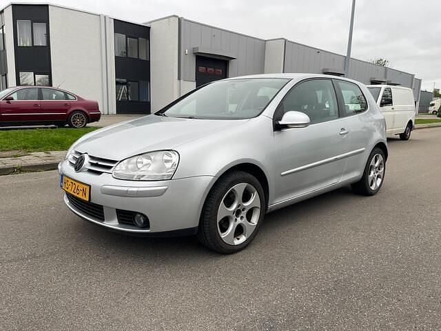 Grijs Gebruikt 2006 VW Golf V Hatchback | € 2.450 (Eerlijke prijs) - Afbeelding 1/4