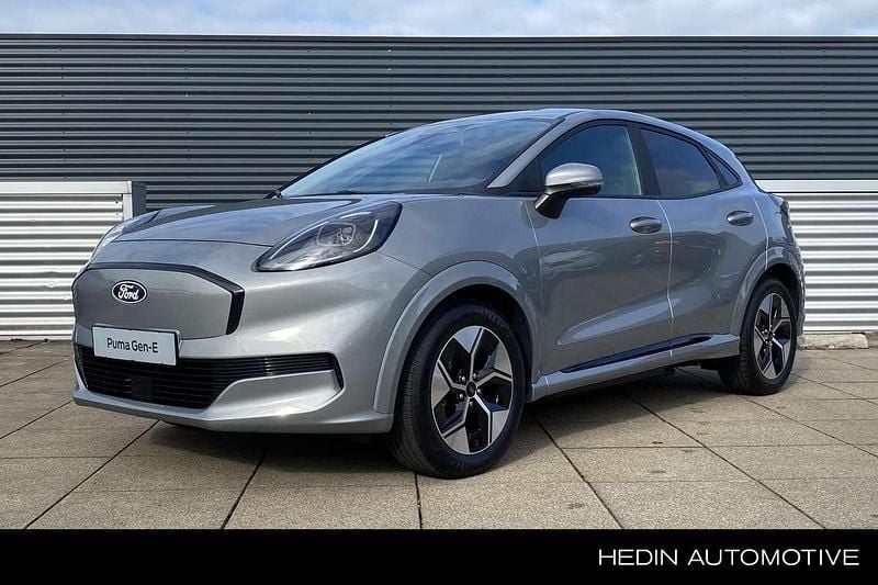 Grijs Nieuw 2025 Ford Puma Gen-E SUV | € 30.490 (Super prijs) - Afbeelding 1/4