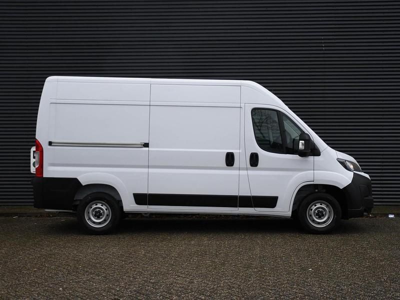 Occasion Opel Movano 140 PK (102 kW) 2024 Wit Van