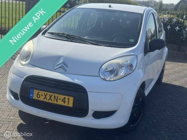 Wit Gebruikt 2010 Citroën C1 Hatchback | € 1.750 (Eerlijke prijs) - Afbeelding 1/4