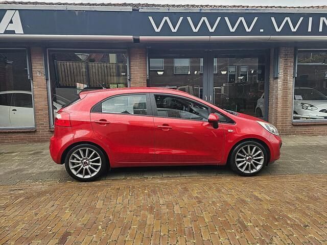 Occasion Kia Rio Comfort 86 PK (63 kW) 2014 Rood Hatchback